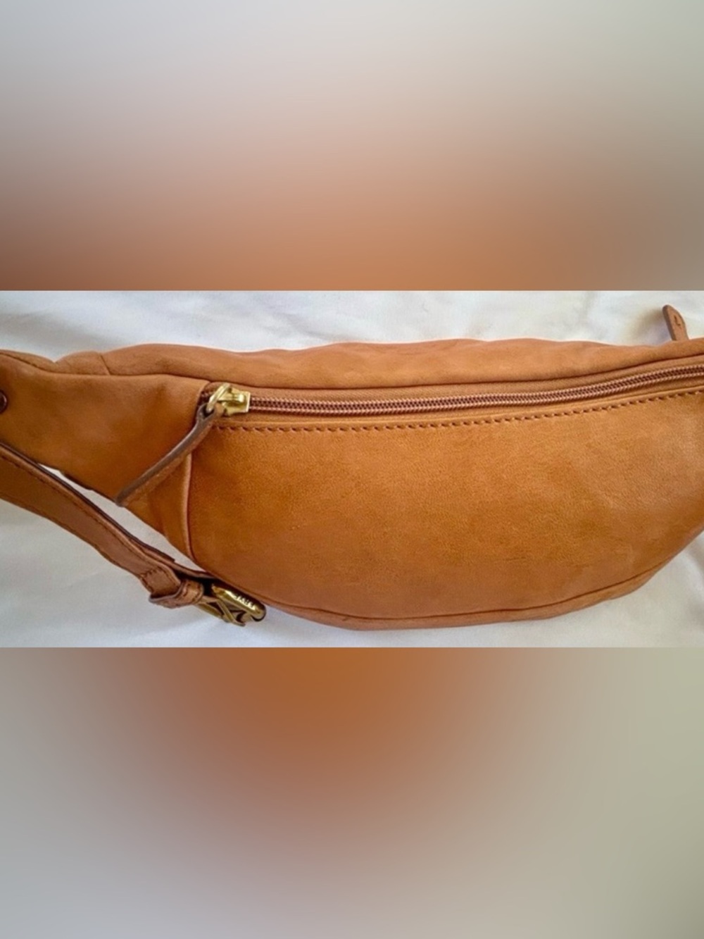 Frye Leather unisex belt Bag in Cognac Brown - Picture 2 of 4